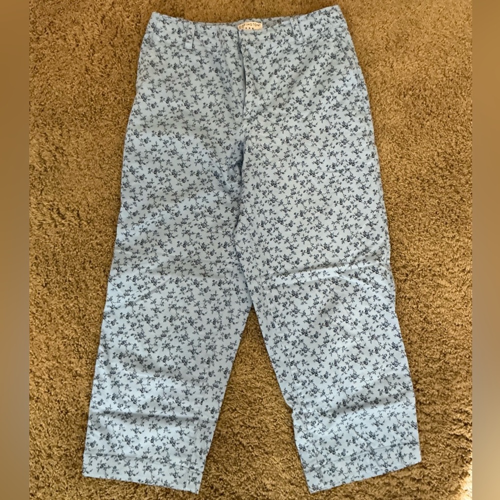 Covington Stretch Pretty Blue Floral Long Capris - Size 10
